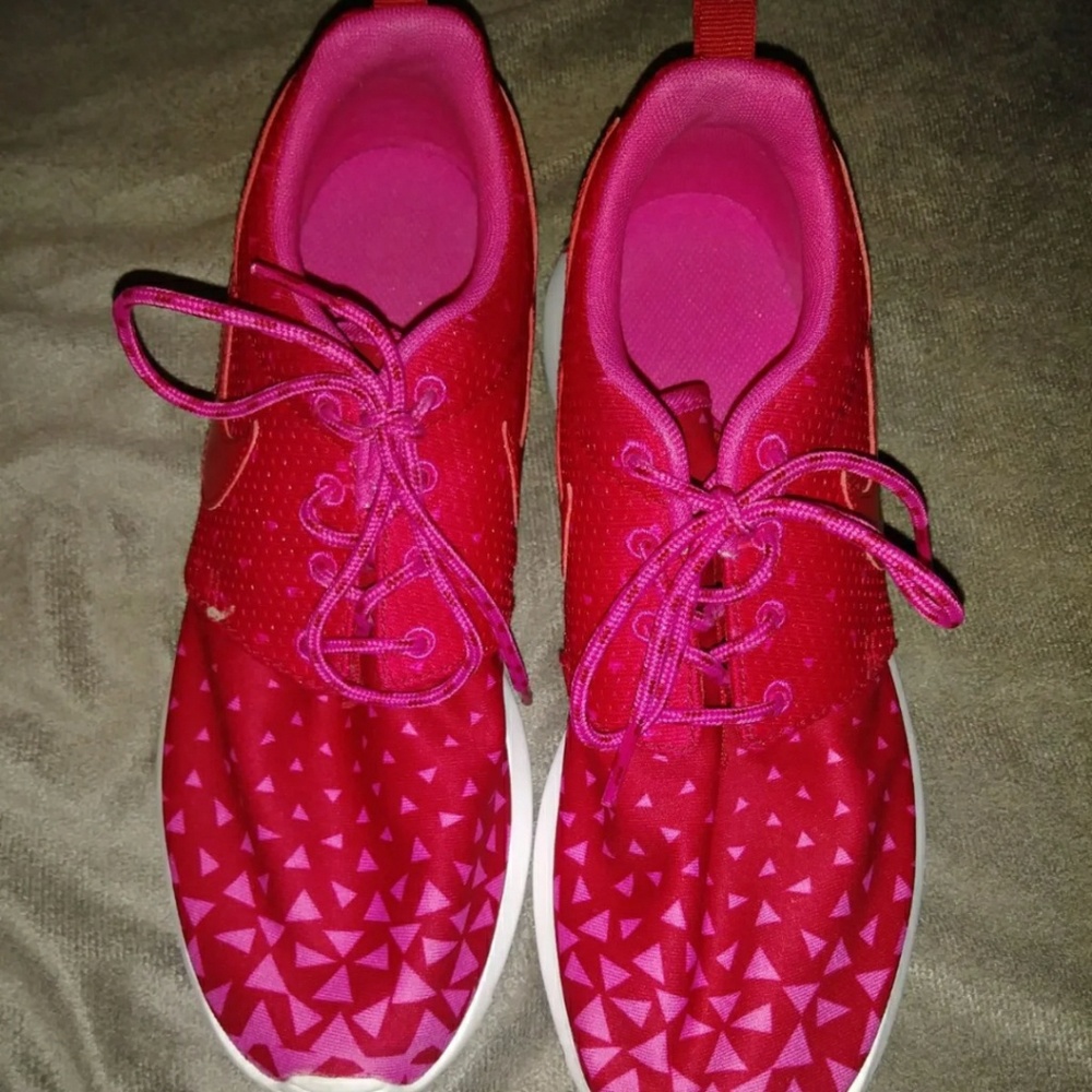 Women's Nike Roshe Runs tennis shoes